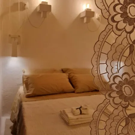 Lacy's Luxury * Ostuni