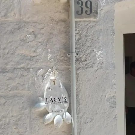 Holiday home Lacy's Luxury Ostuni